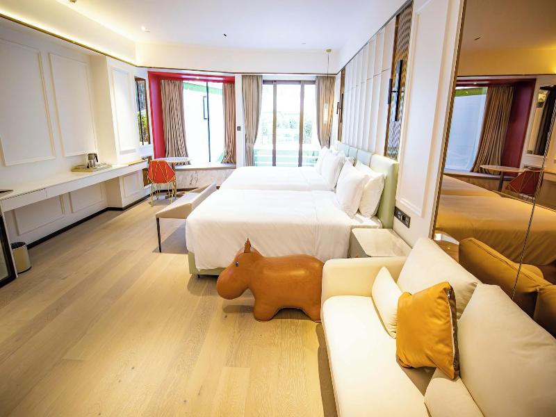 Yoho Treasure Island Hotel image