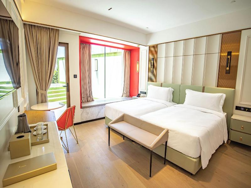 Yoho Treasure Island Hotel image