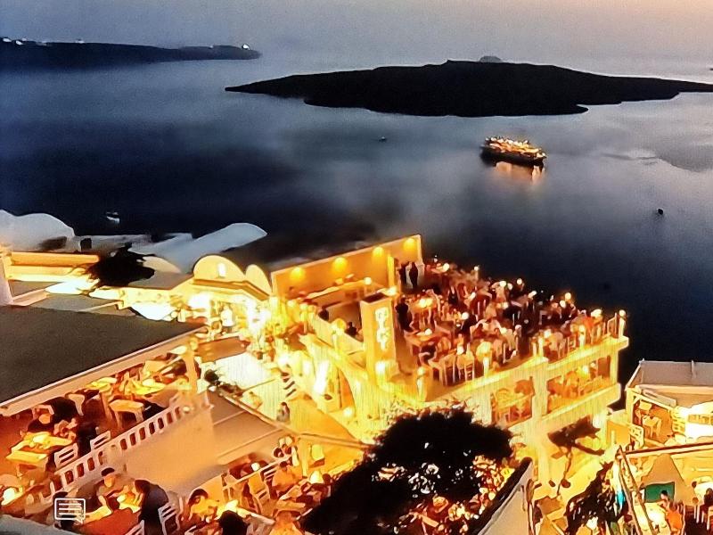 Cycladic Pleasure Houses By The Sea