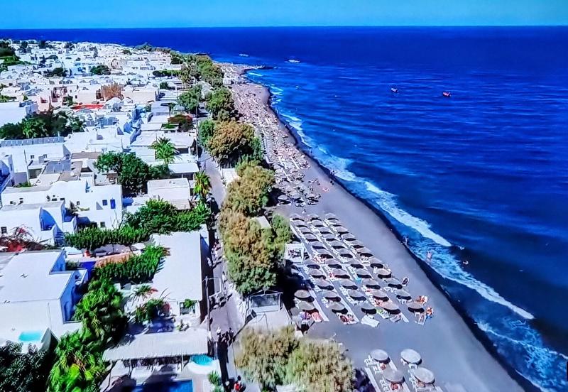 Cycladic Pleasure Houses By The Sea