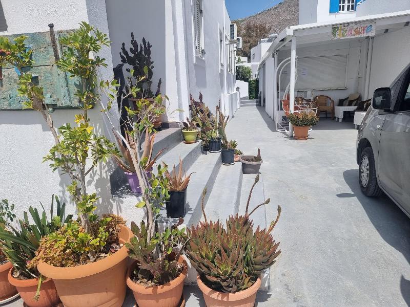 Cycladic Pleasure Houses By The Sea — photo 30