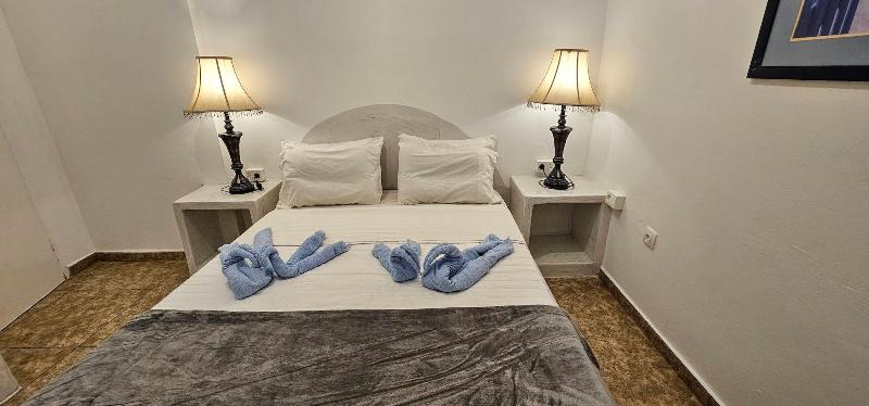 Cycladic Pleasure Houses By The Sea — photo 148