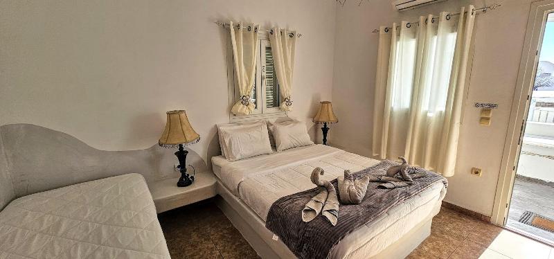 Cycladic Pleasure Houses By The Sea — photo 86