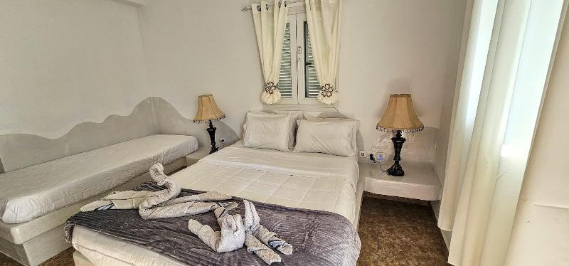 Cycladic Pleasure Houses By The Sea — photo 84