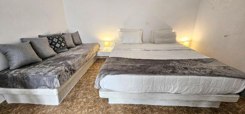 Cycladic Pleasure Houses By The Sea — photo 39