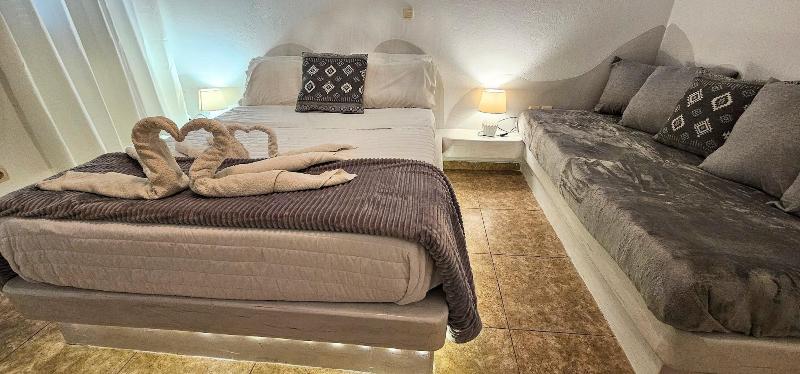 Cycladic Pleasure Houses By The Sea — photo 61