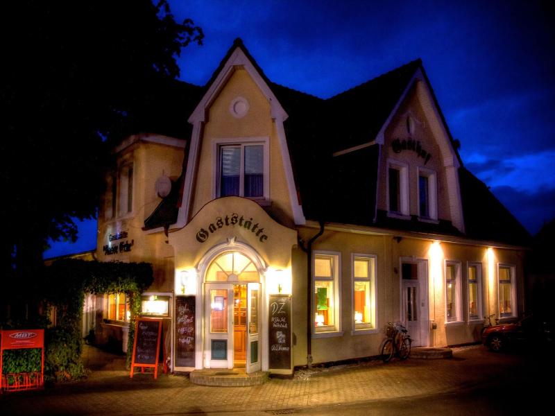 Restaurant Und Pension Zur Nassen Ecke image