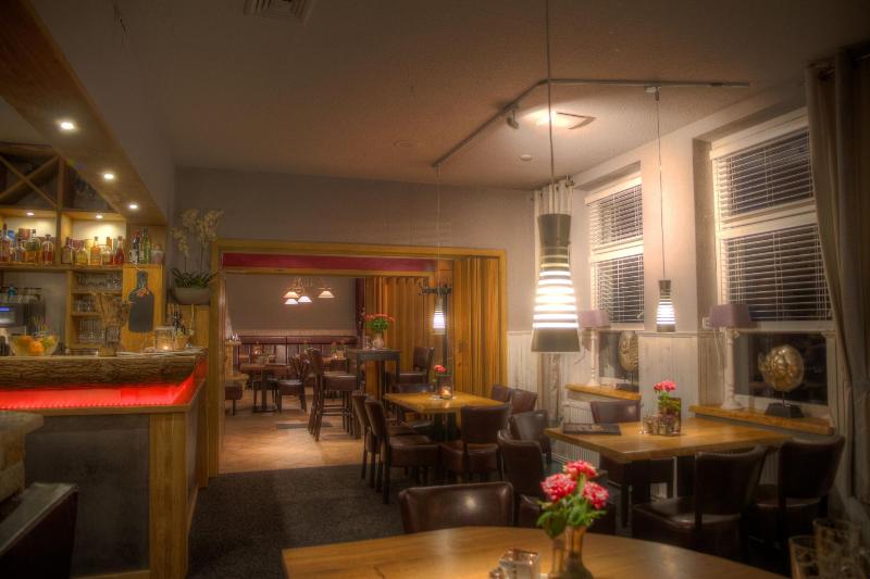 Restaurant Und Pension Zur Nassen Ecke image