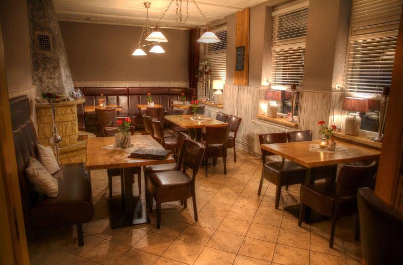 Restaurant Und Pension Zur Nassen Ecke image