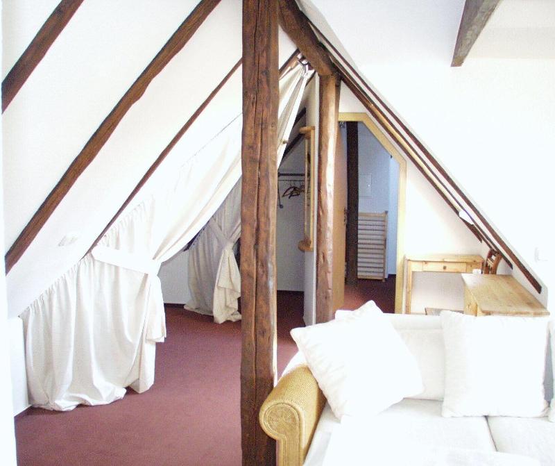 Restaurant Und Pension Zur Nassen Ecke image