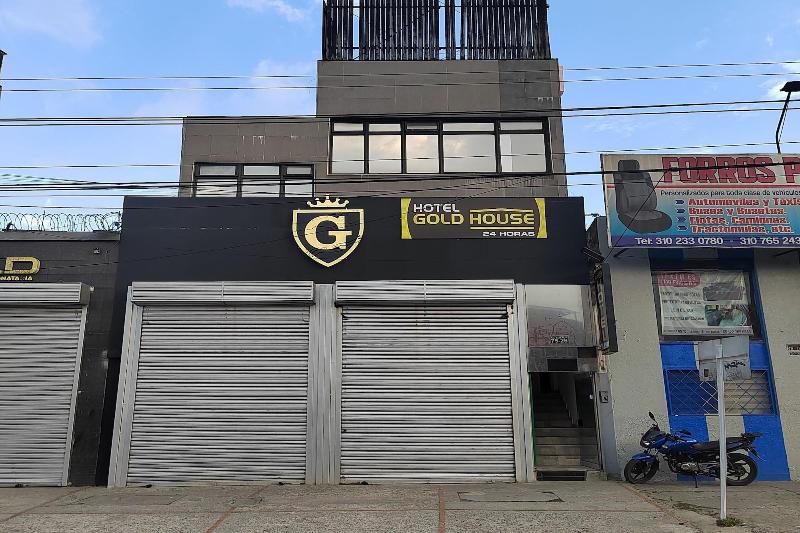 Ayenda Gold House image