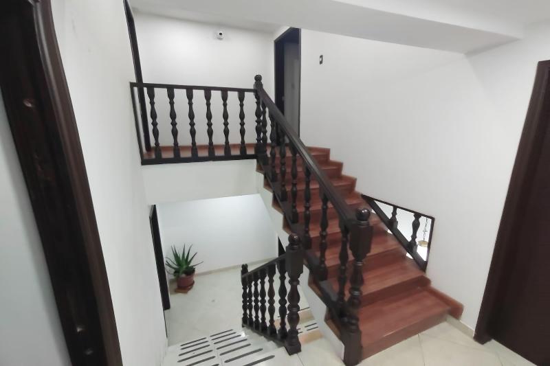 Ayenda Gold House image