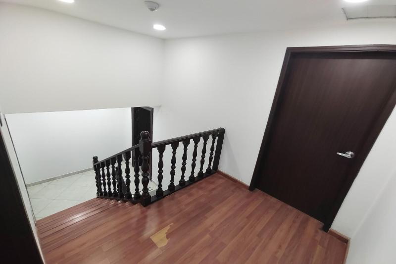 Ayenda Gold House image