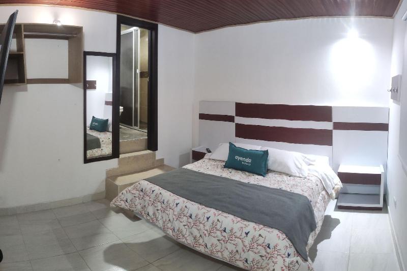 Ayenda Gold House image