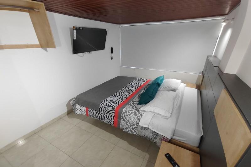 Ayenda Gold House image