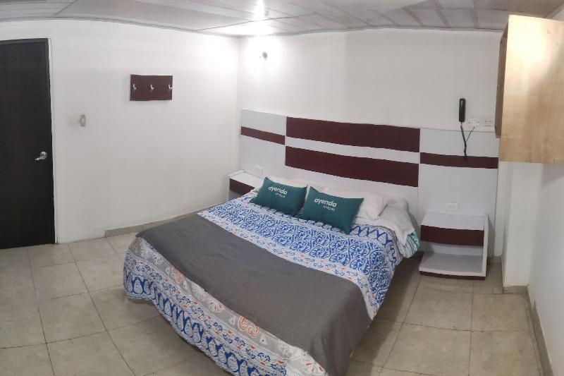Ayenda Gold House image