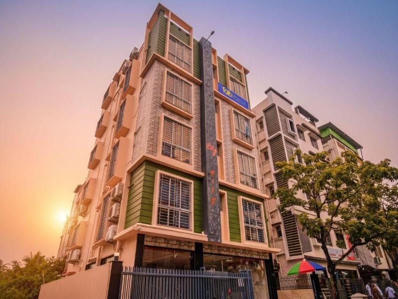 Fabhotel The Lily image