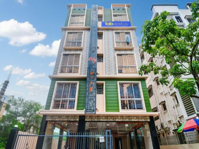 Fabhotel The Lily image