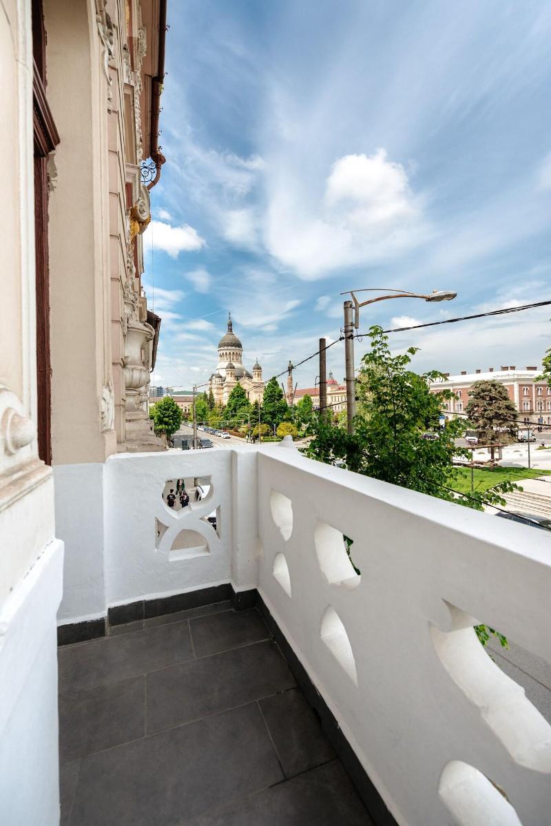 Palace Bulevard image