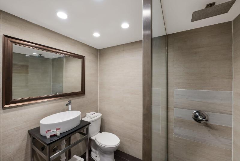 Essence Express Wayne image