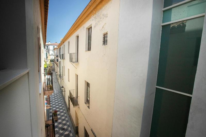 Feelathome Ma Rtires Apartments