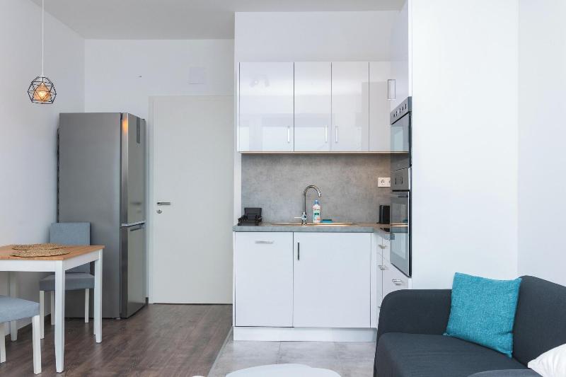 Waterfront City Apartments By Urbanrent image