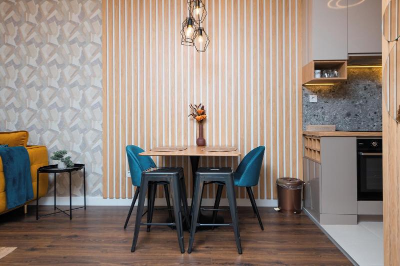 Waterfront City Apartments By Urbanrent image