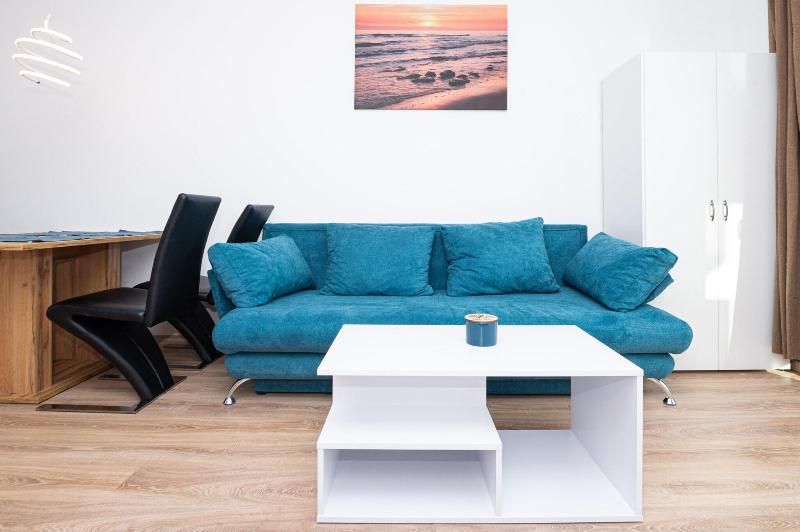 Waterfront City Apartments By Urbanrent image
