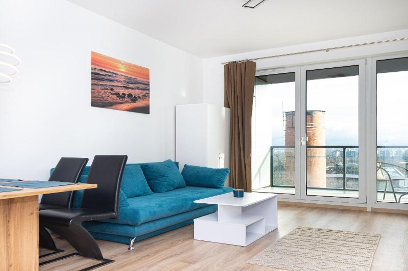 Waterfront City Apartments By Urbanrent image