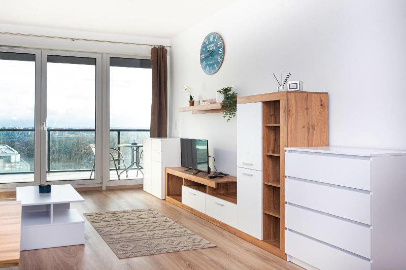 Waterfront City Apartments By Urbanrent image