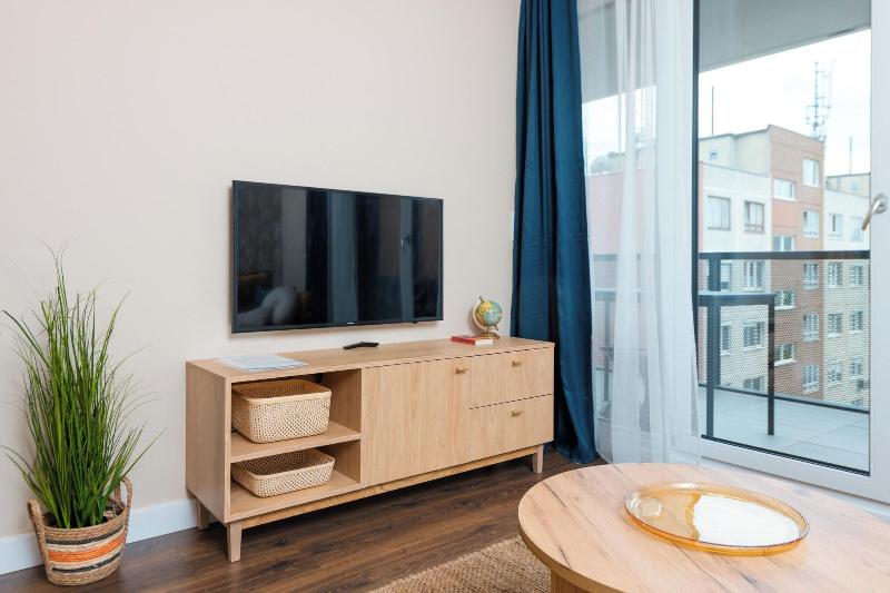 Waterfront City Apartments By Urbanrent image
