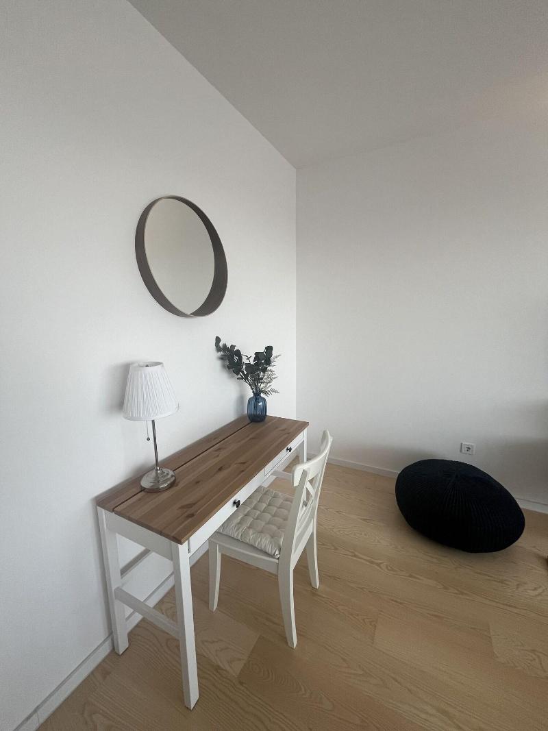 Waterfront City Apartments By Urbanrent image