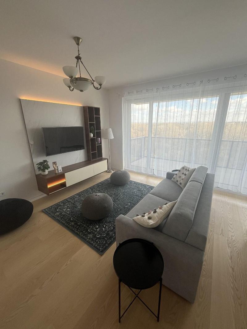 Waterfront City Apartments By Urbanrent image
