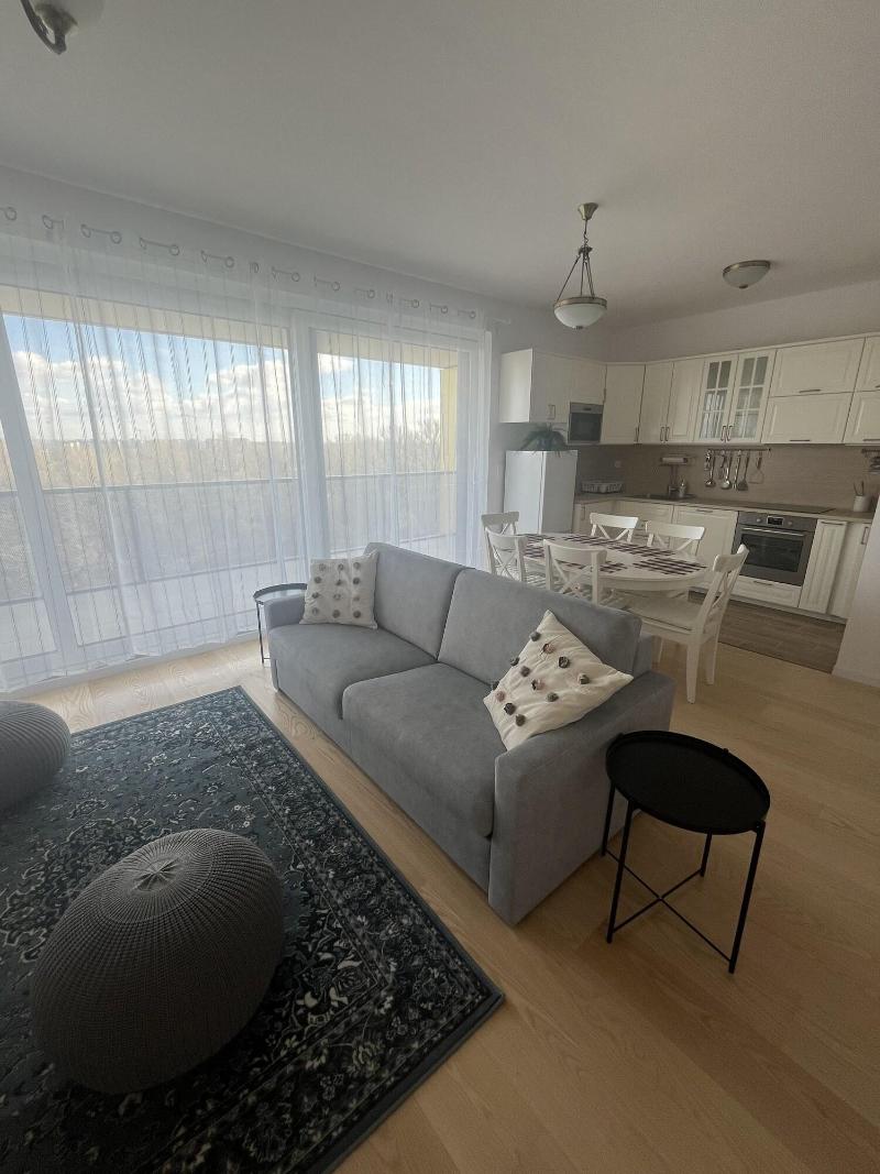 Waterfront City Apartments By Urbanrent image