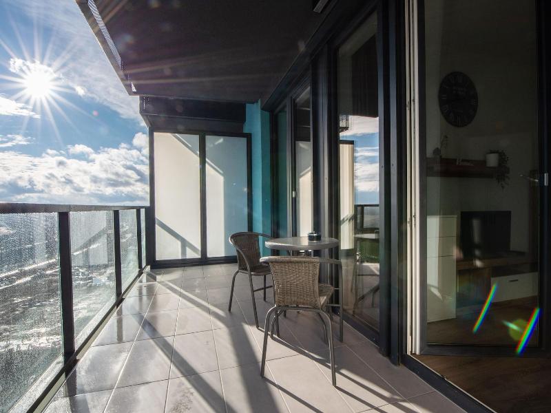 Waterfront City Apartments By Urbanrent image