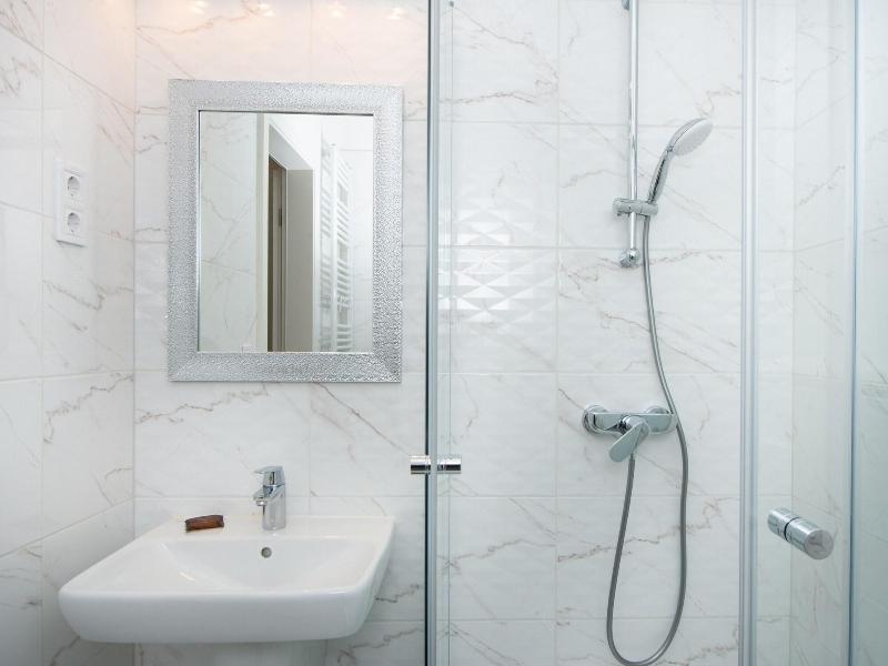 Waterfront City Apartments By Urbanrent image