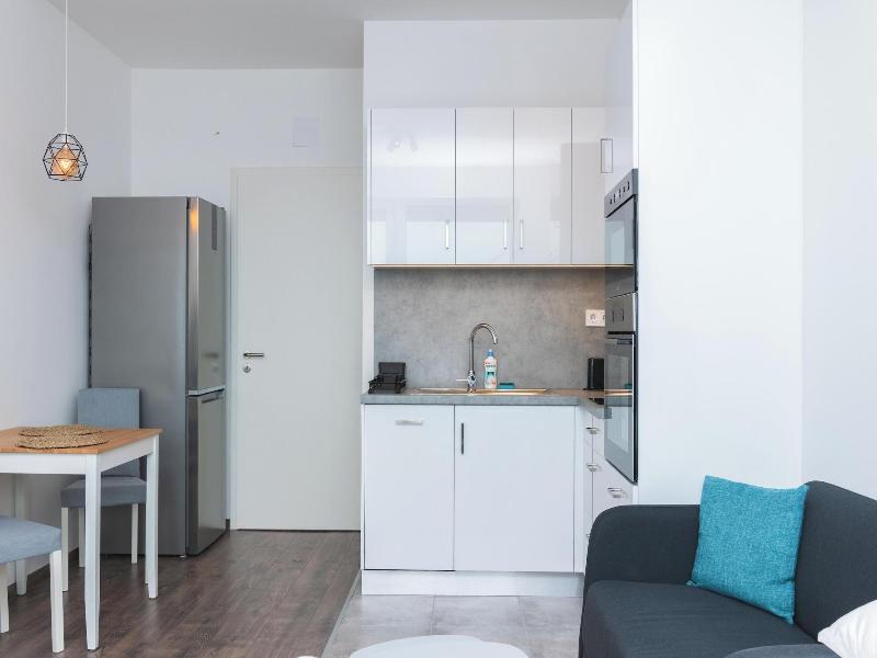 Waterfront City Apartments By Urbanrent image