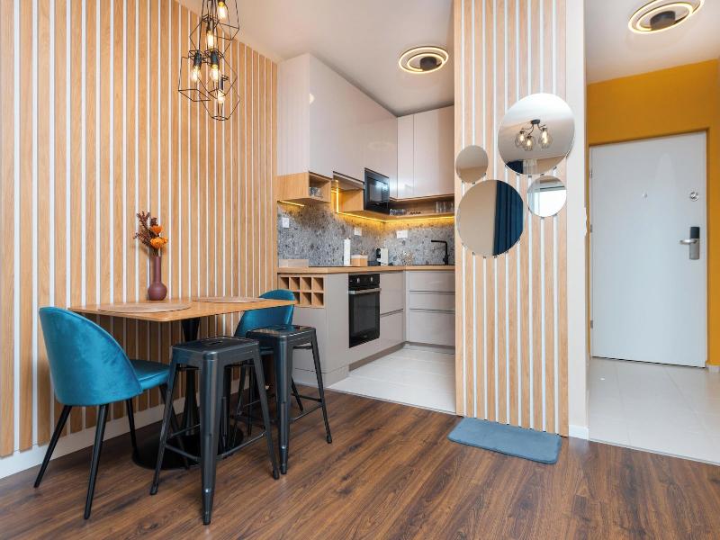 Waterfront City Apartments By Urbanrent image