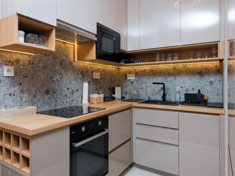 Waterfront City Apartments By Urbanrent image