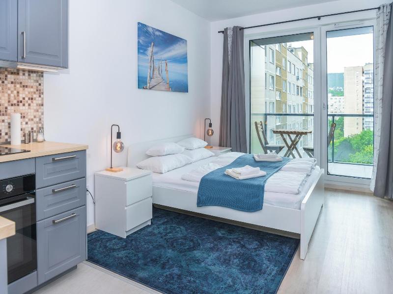 Waterfront City Apartments By Urbanrent image