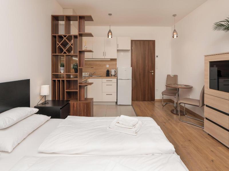 Waterfront City Apartments By Urbanrent image