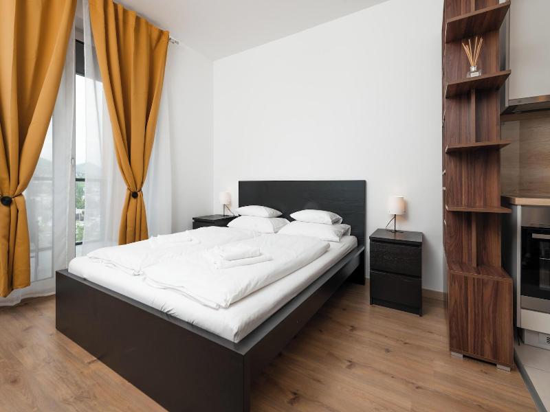 Waterfront City Apartments By Urbanrent image