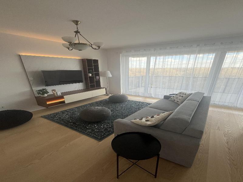 Waterfront City Apartments By Urbanrent image