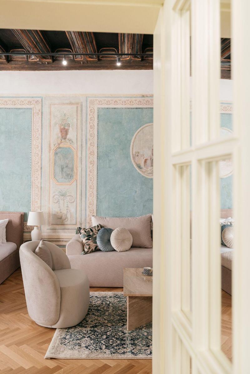 Gallery 7 Loft Affair Collection image