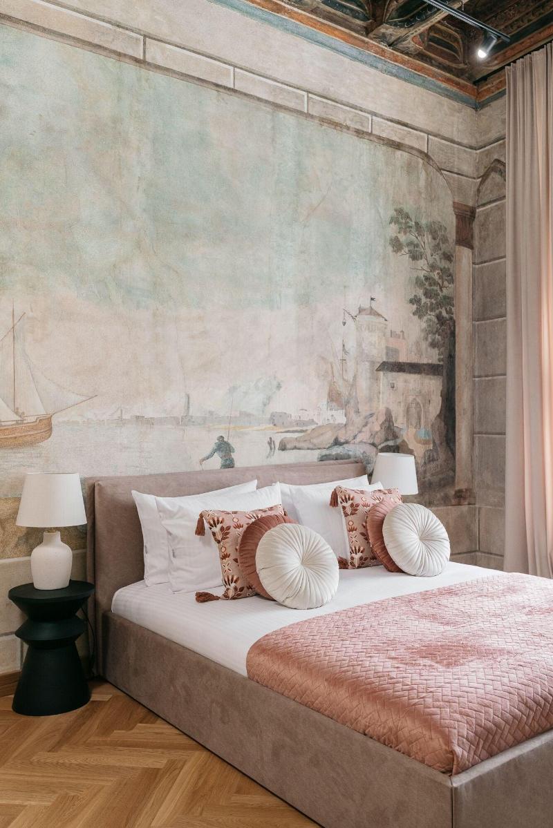 Gallery 7 Loft Affair Collection image