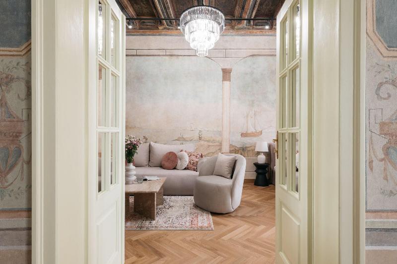 Gallery 7 Loft Affair Collection image
