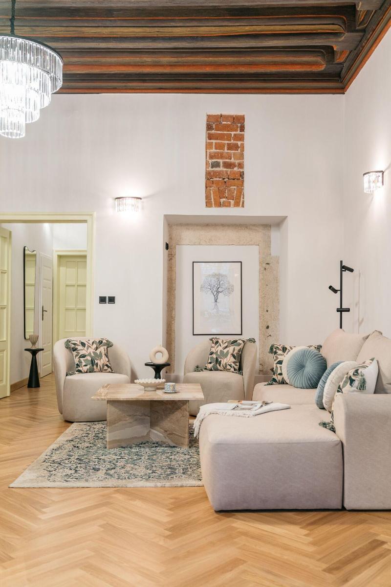 Gallery 7 Loft Affair Collection image