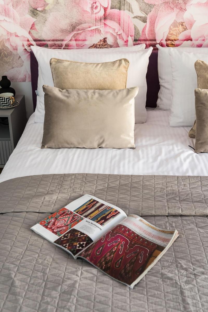 Gallery 7 Loft Affair Collection image