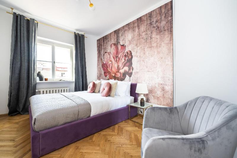 Gallery 7 Loft Affair Collection image
