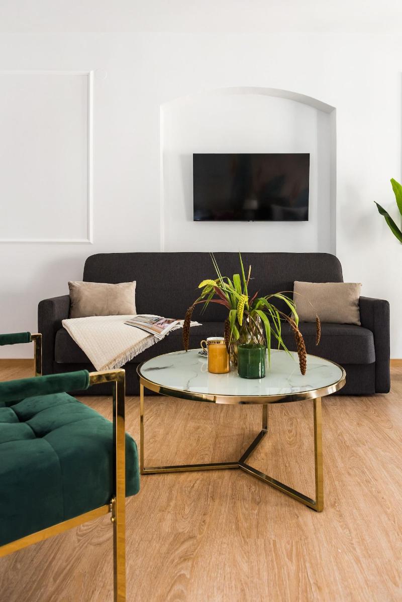 Gallery 7 Loft Affair Collection image